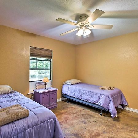 Texas Cabin On 130 Acres Walk To Lake Ray Roberts Collinsville Exterior photo