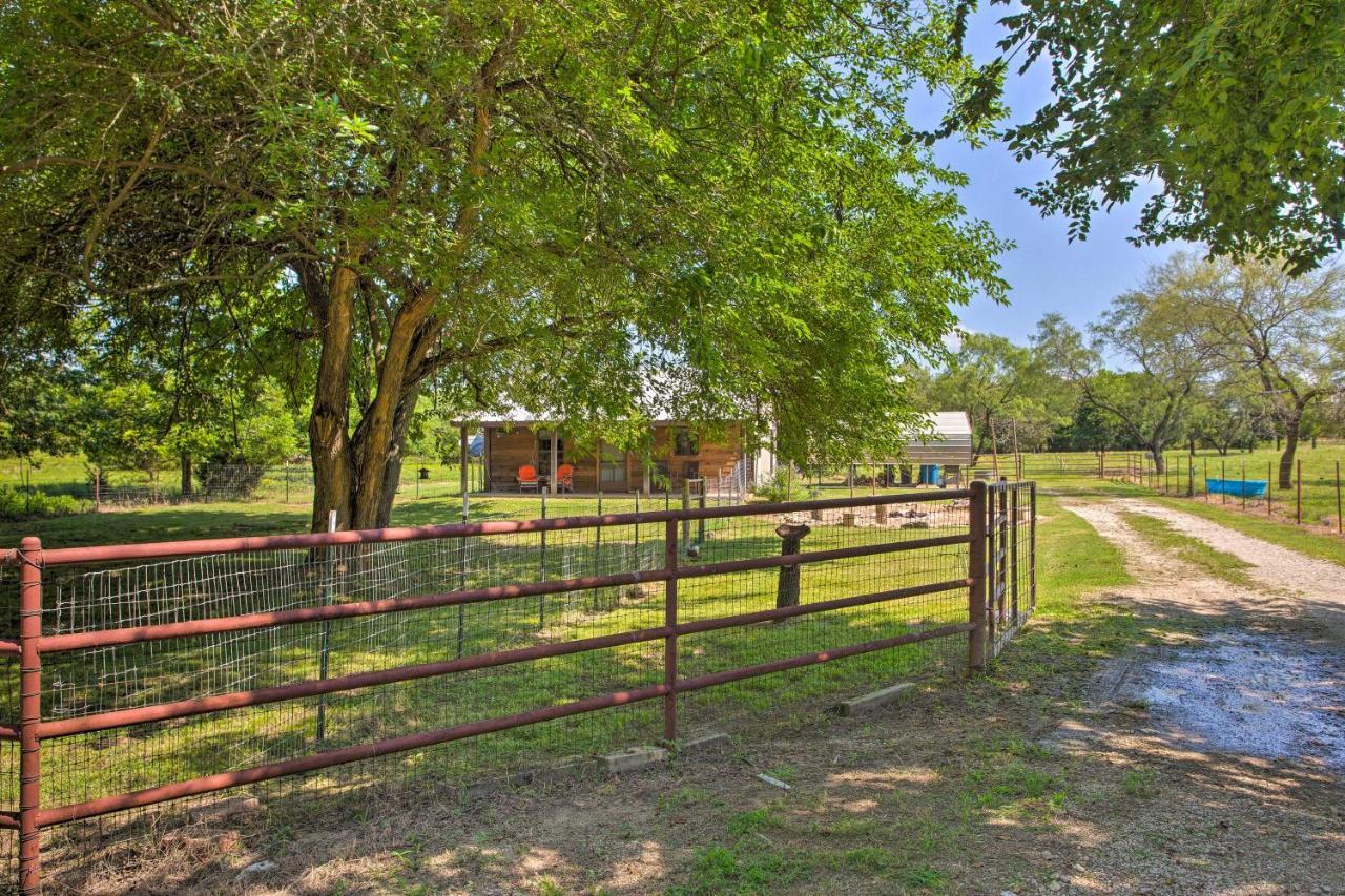 Texas Cabin On 130 Acres Walk To Lake Ray Roberts Collinsville Exterior photo